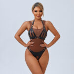 Conjunto Bondage Vixen — Sutiã e Calcinha em PVC com Detalhes Metálicos