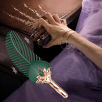 Vibrador Plume — Formato de Pena com 10 Modos de Vibração e Design Discreto